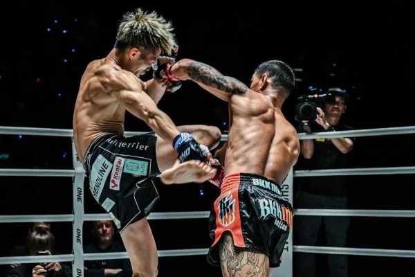 เทคนิคการชกวงใน (Infighting) ให้ได้ผลในระดับแข่งขัน