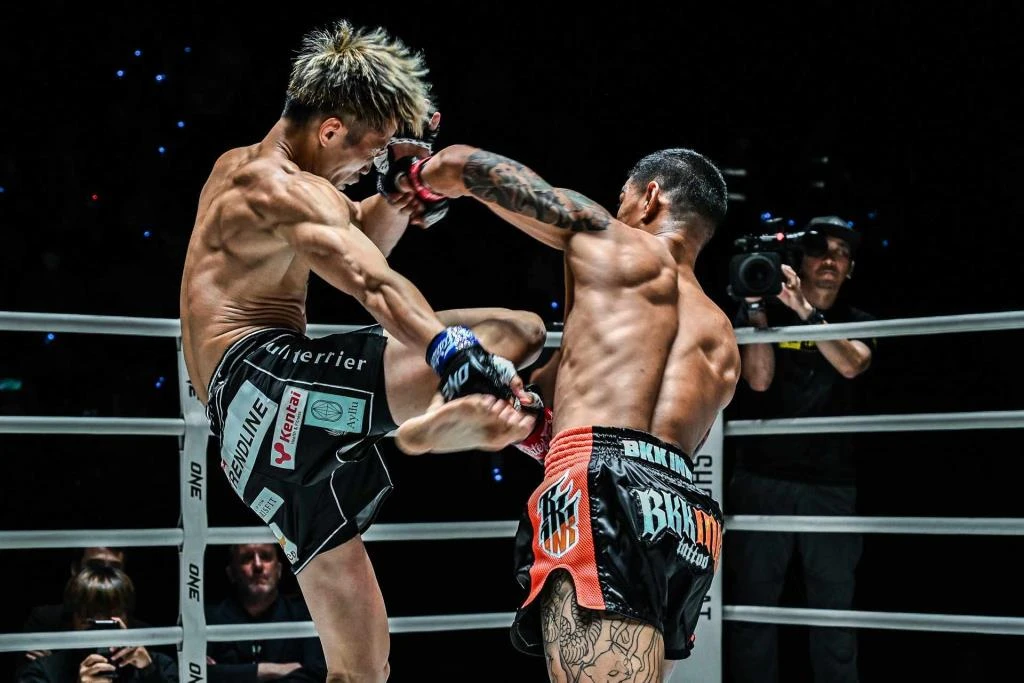 เทคนิคการชกวงใน (Infighting) ให้ได้ผลในระดับแข่งขัน